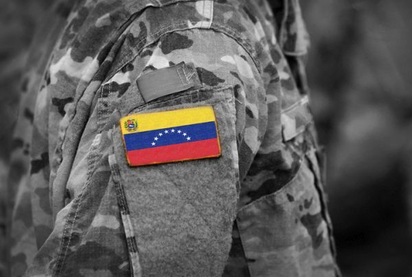 Cuanto es el sueldo minimo en venezuela militar bandera