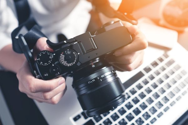 trabajos-para-estudiantes-fotografo-istock